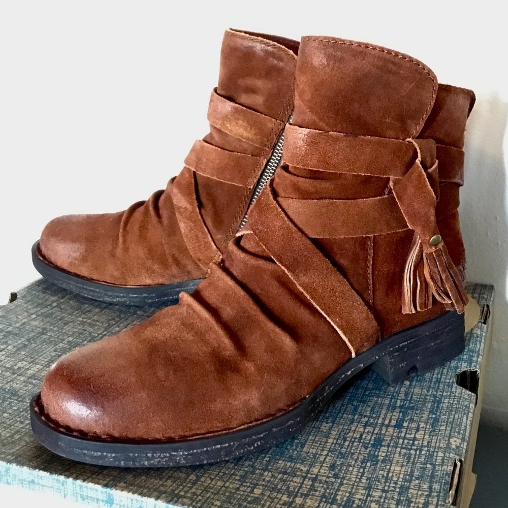 Born Børn Eton Rust Tobacco Suede Distressed Boots